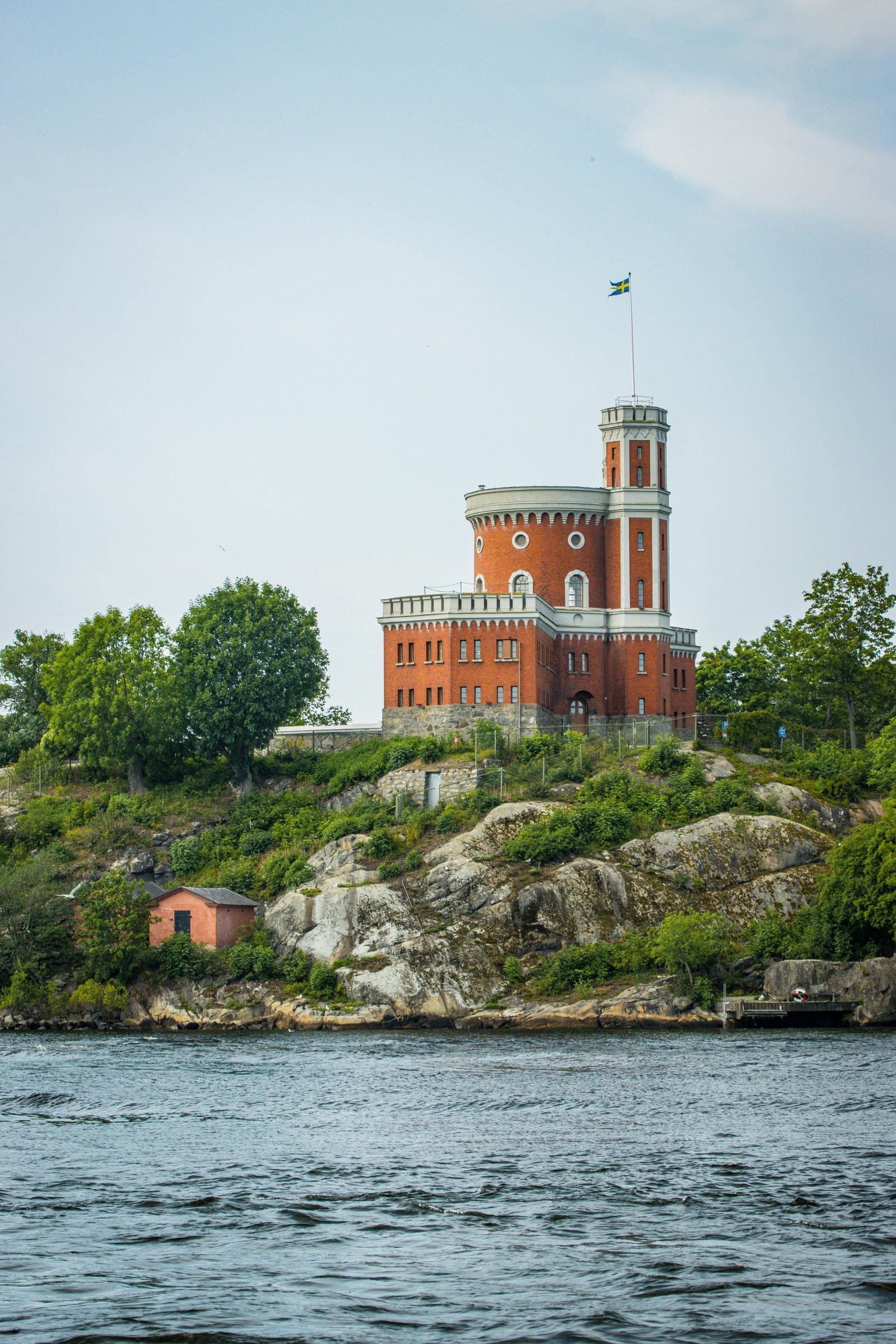 Journey Through Sweden: Lakes, Forests, and the Magic of the Aurora Borealis