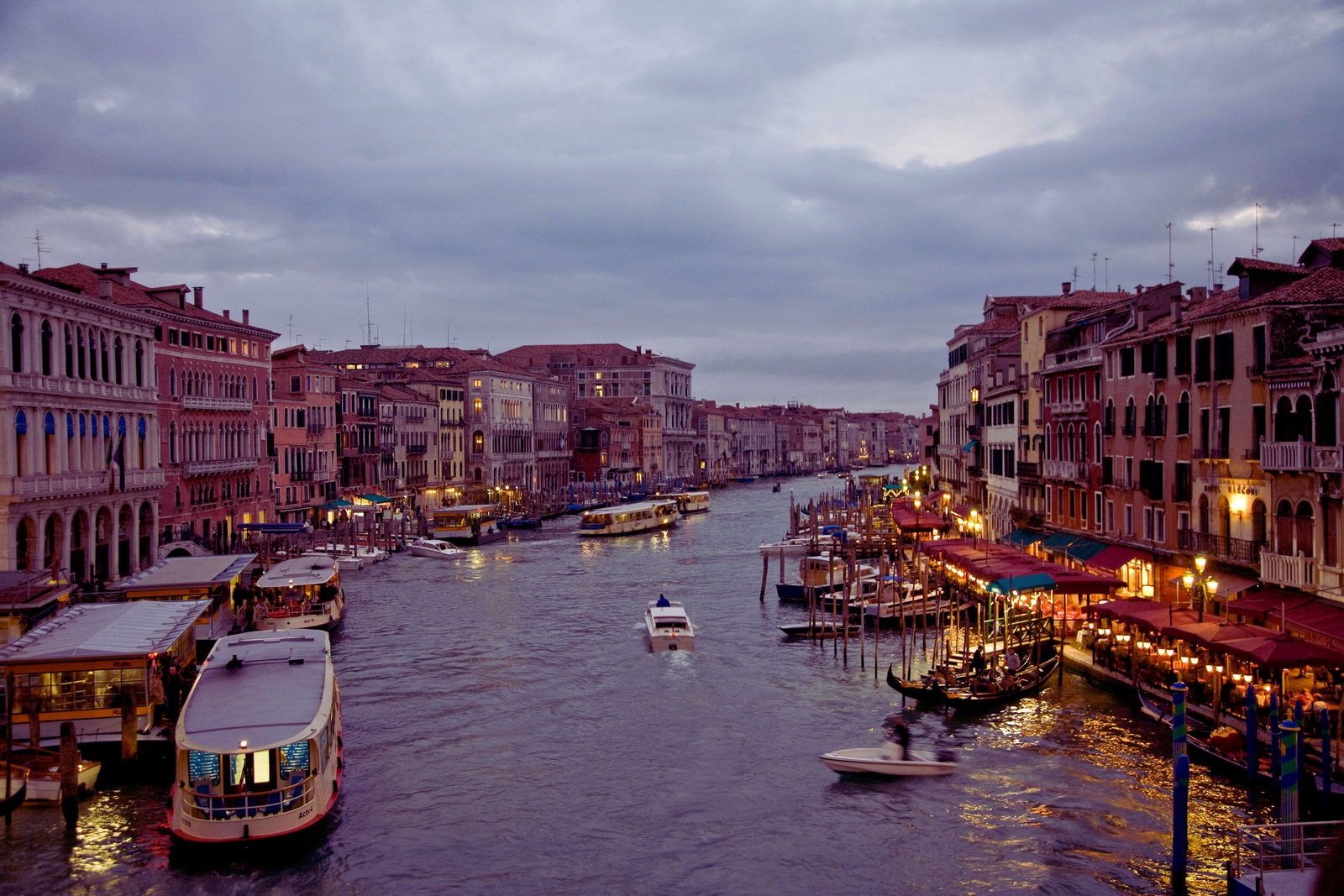 Venice ( Italy ) Awaits: The Water City of Canals, Gondolas and Historic Streets  